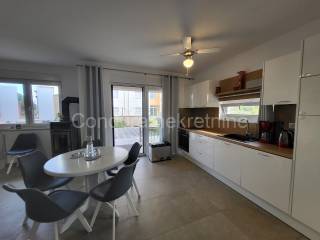 Apartman na moru, Prodaja, Nin, Nin