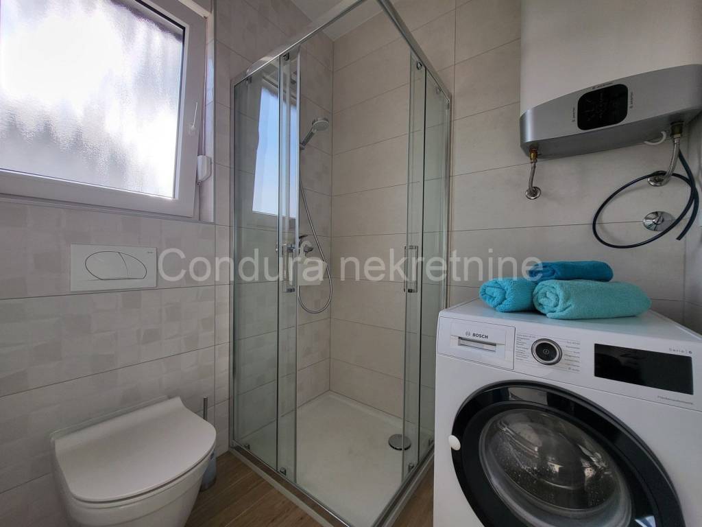 Apartman na moru, Prodaja, Nin, Nin