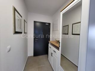 Apartman na moru, Prodaja, Nin, Nin