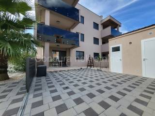 Apartman na moru, Prodaja, Nin, Nin