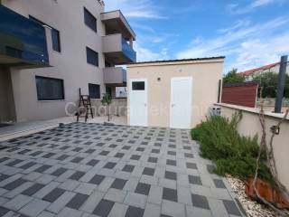 Apartman na moru, Prodaja, Nin, Nin