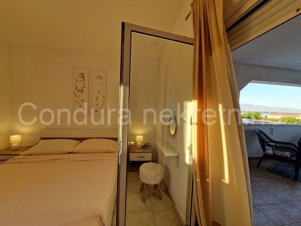 Apartman na moru, Prodaja, Vir, Vir
