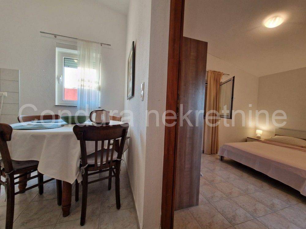 Apartman na moru, Prodaja, Vir, Vir