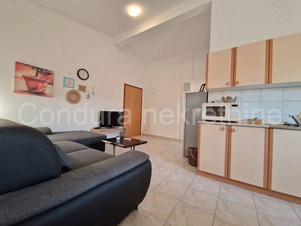 Apartman na moru, Prodaja, Vir, Vir