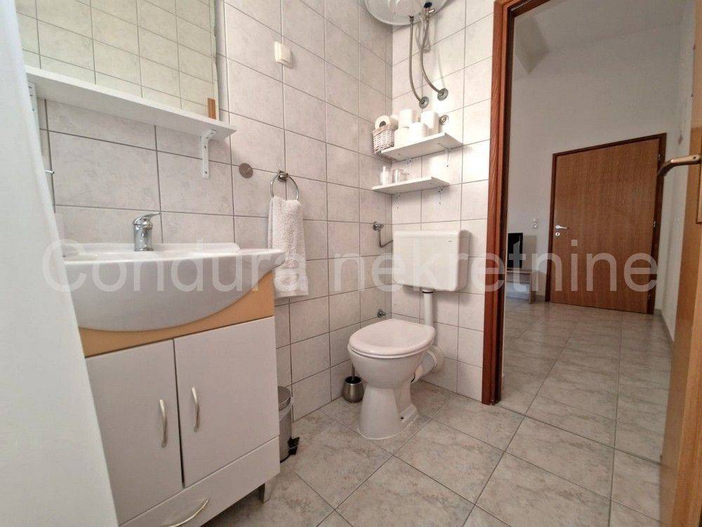 Apartman na moru, Prodaja, Vir, Vir
