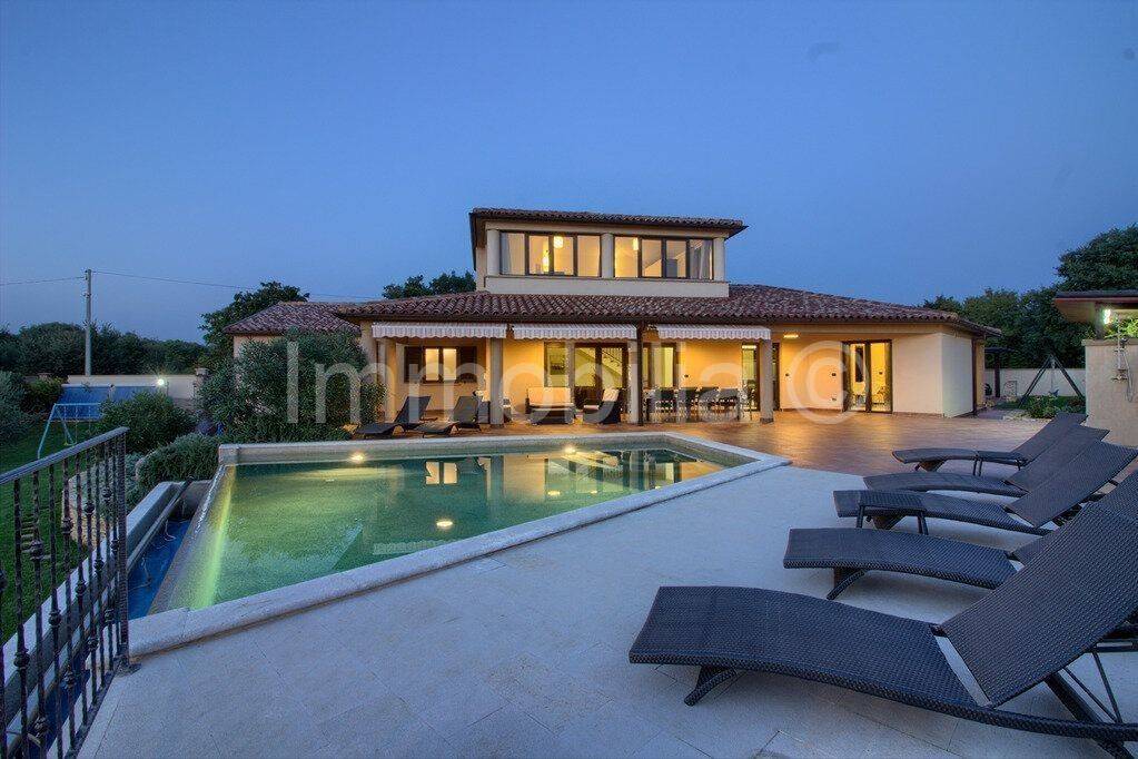 Vila, Prodaja, Ližnjan, Šišan