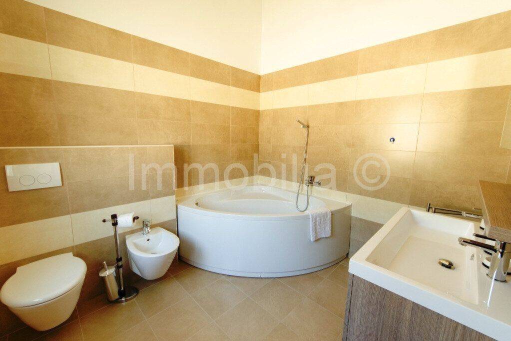 Vila, Prodaja, Ližnjan, Šišan