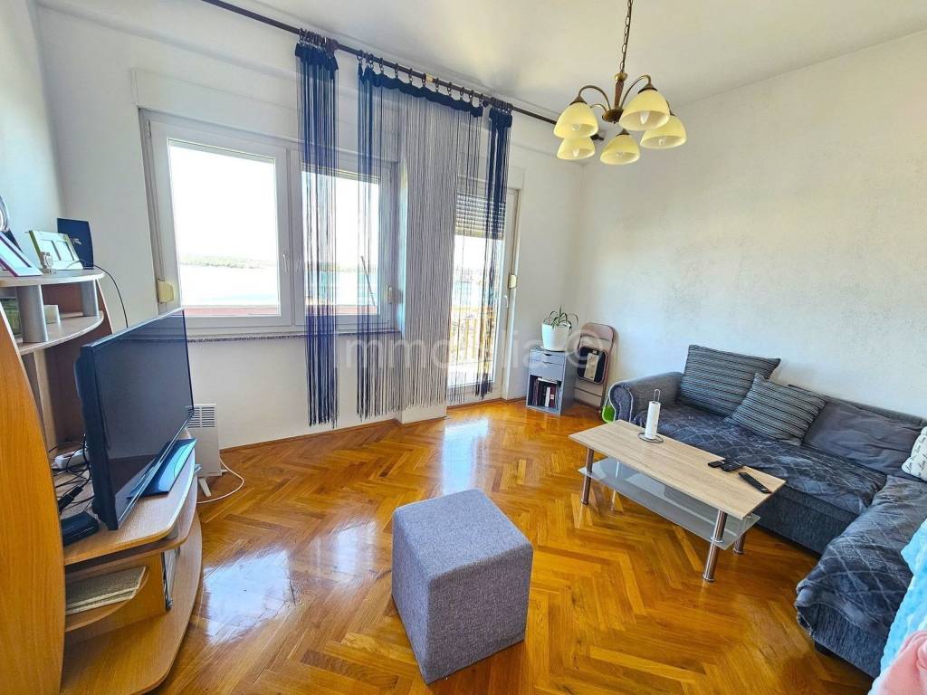 Stan u zgradi, Prodaja, Pula, Pula