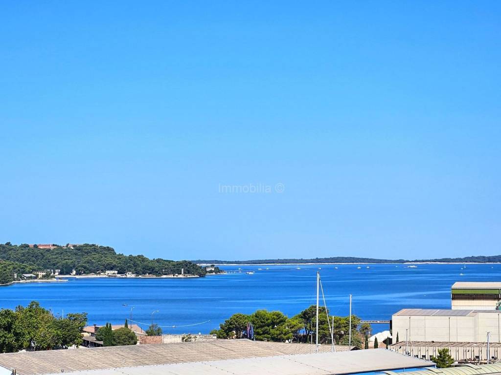 Stan u zgradi, Prodaja, Pula, Pula