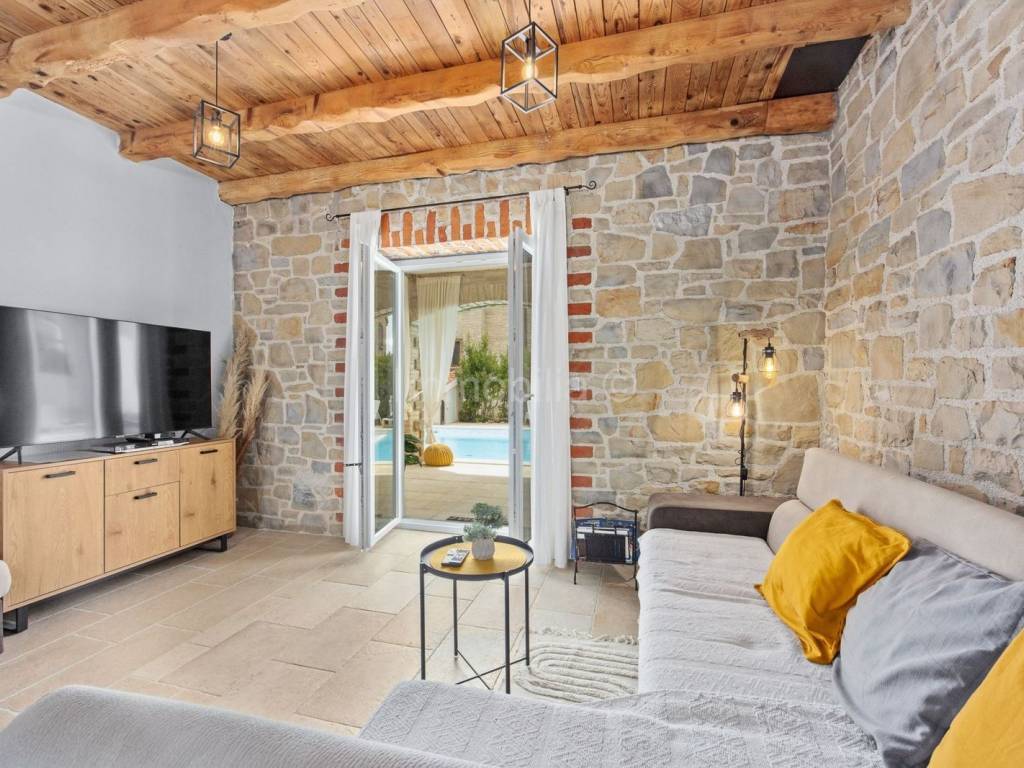 Vila, Prodaja, Svetvinčenat, Juršići