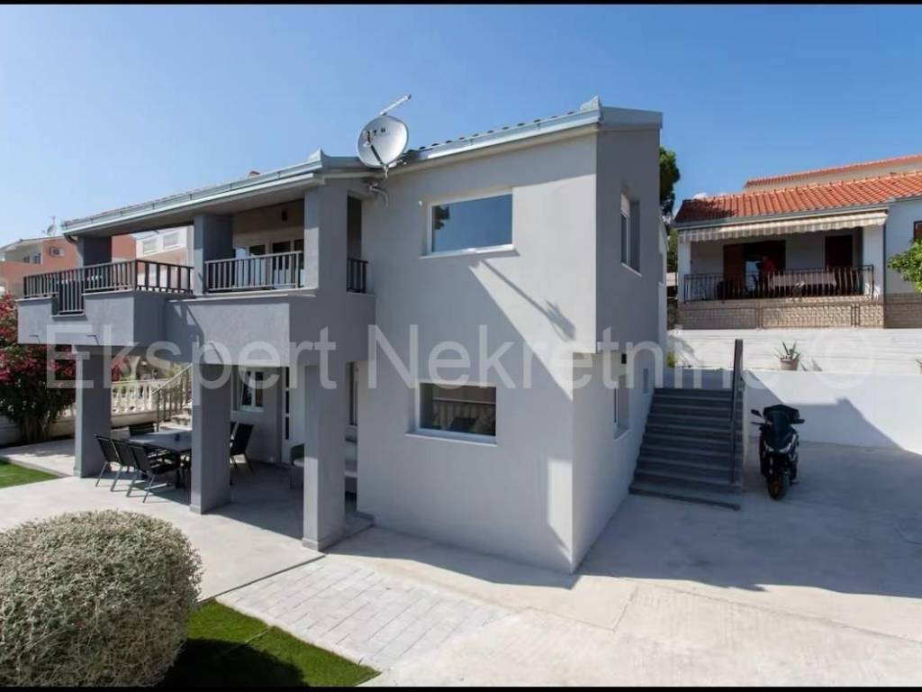 Samostojeća kuća, Prodaja, Okrug, Okrug Gornji