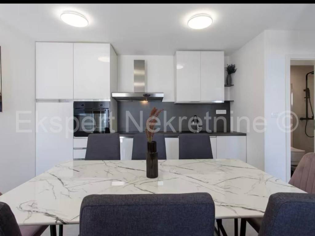 Samostojeća kuća, Prodaja, Okrug, Okrug Gornji