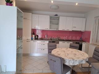 Stan u višeetažnoj kući, Prodaja, Split, Split