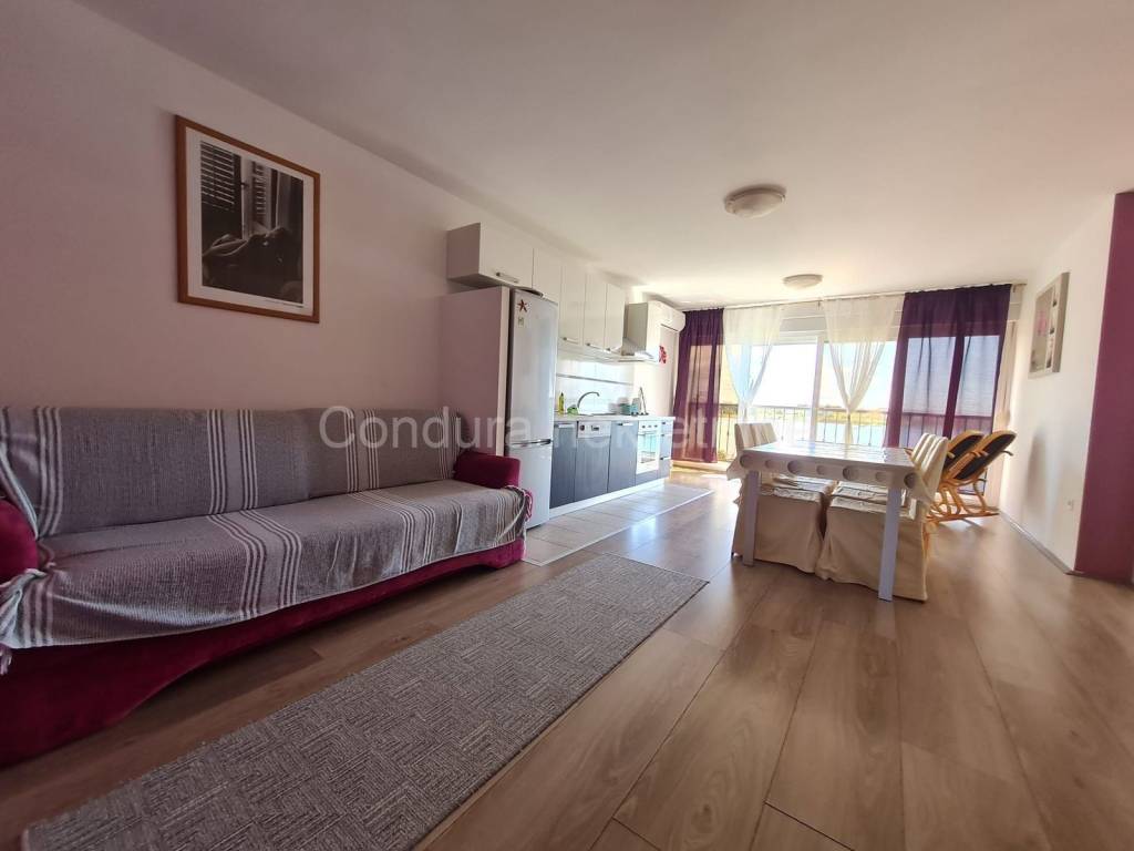 Apartman na moru, Prodaja, Privlaka, Privlaka