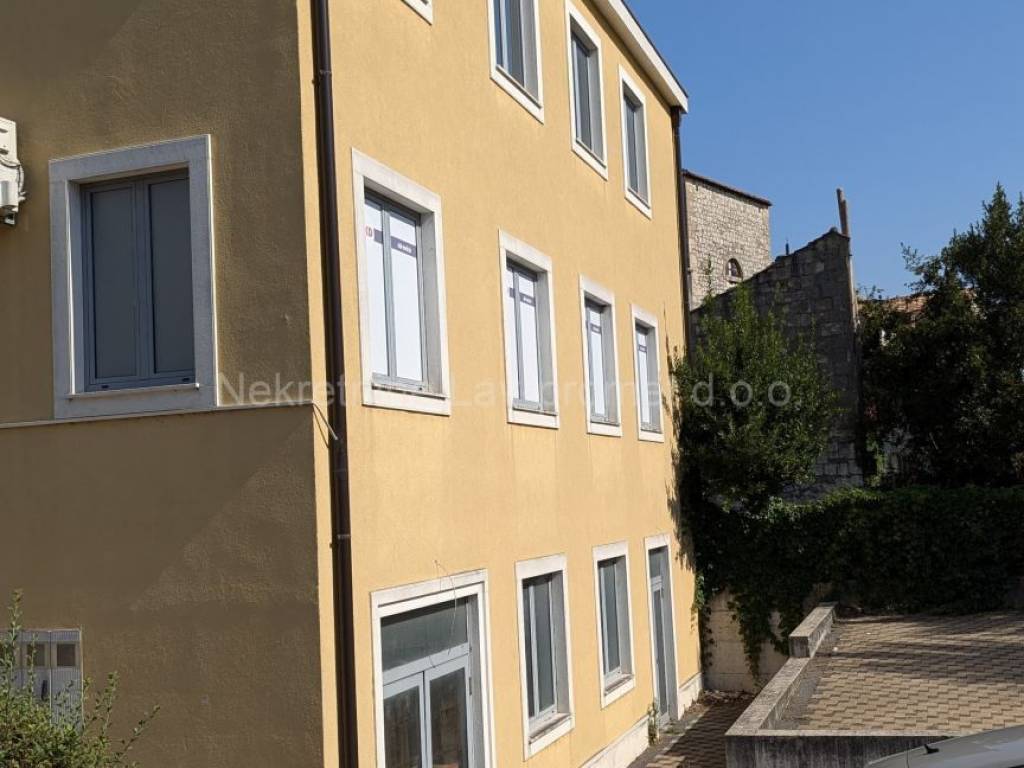 Poslovna zgrada, Zakup, Sinj, Sinj