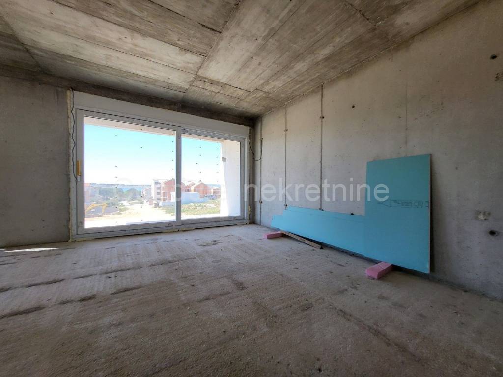 Apartman na moru, Prodaja, Povljana, Povljana