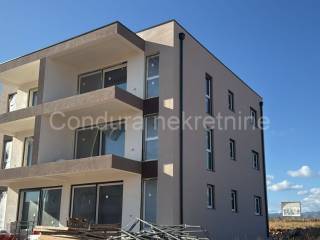 Apartman na moru, Prodaja, Povljana, Povljana