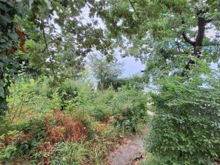Property right by the sea - access from public are