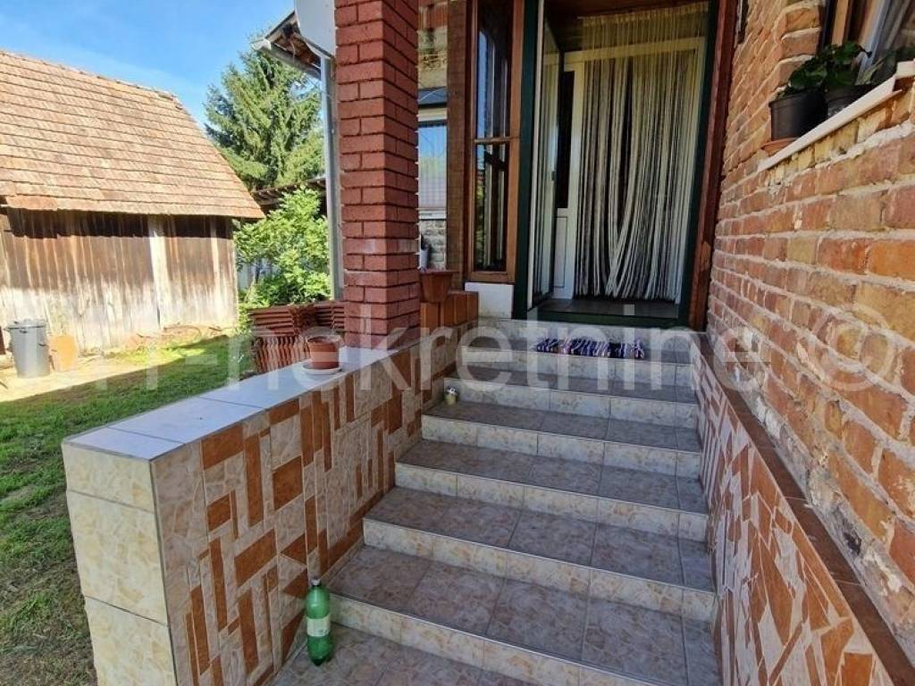 Obiteljska kuća, Prodaja, Kapela, Gornje Zdelice
