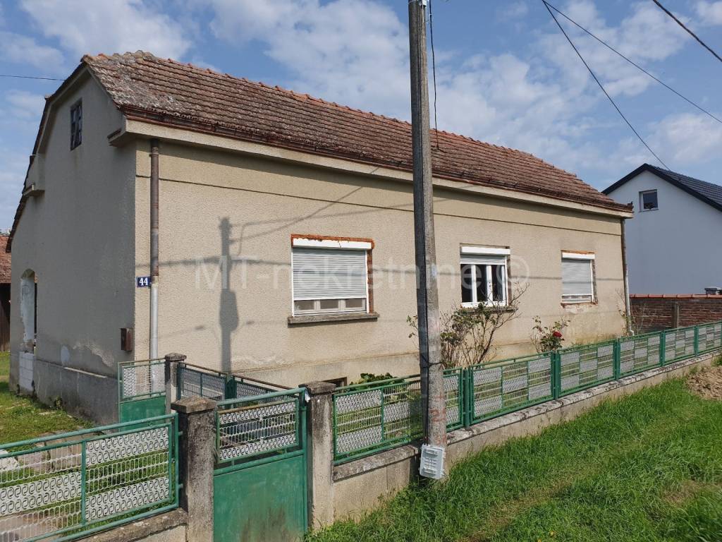 Kuća prizemnica, Prodaja, Kapela, Starčevljani