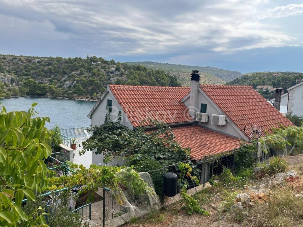 Samostojeća kuća, Prodaja, Milna, Bobovišća