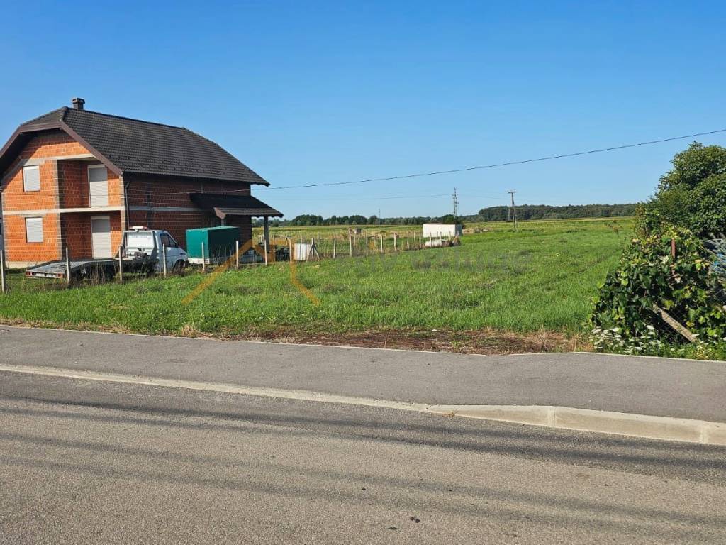 Građevinsko stambeno zemljište, Prodaja, Dugo Selo - Okolica, Mala Ostrna
