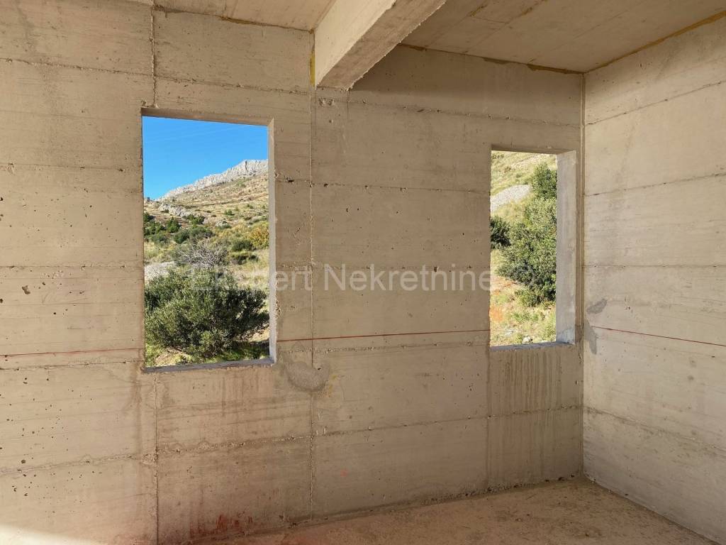 Samostojeća kuća, Prodaja, Dugi rat, Duće