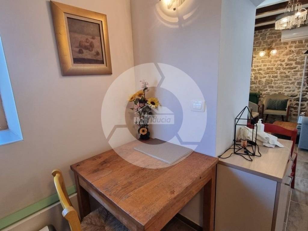 Kamena kuća, Prodaja, Motovun, Motovun