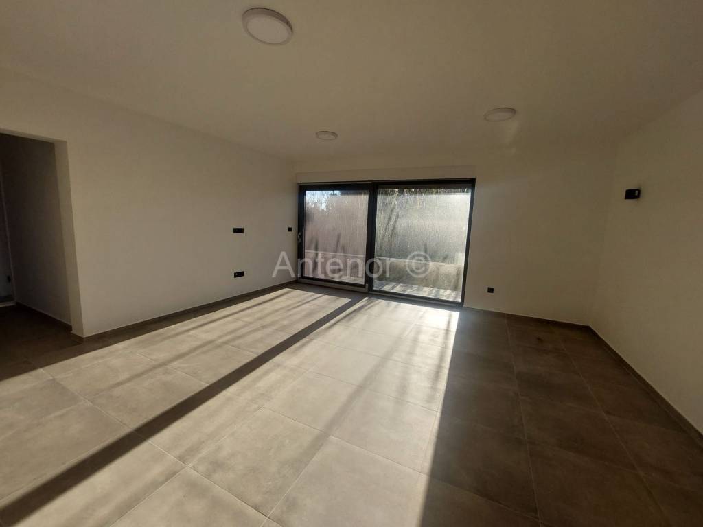 Apartman na moru, Prodaja, Privlaka, Privlaka