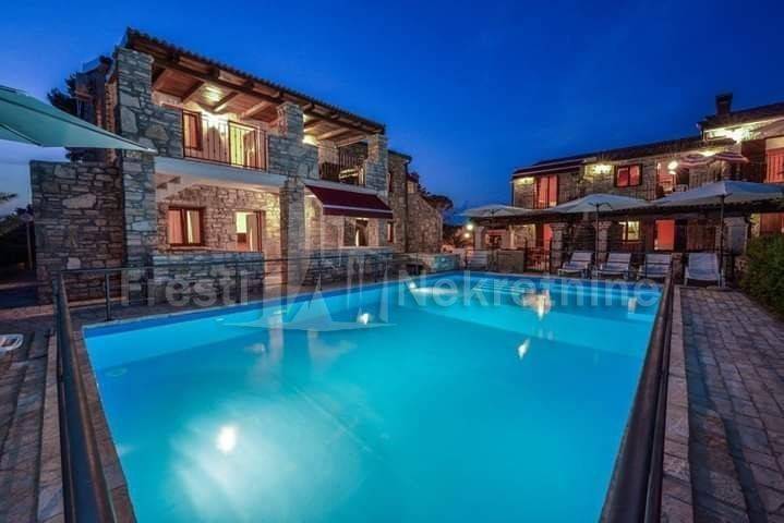 Apartmanska kuća, Prodaja, Vir, Vir