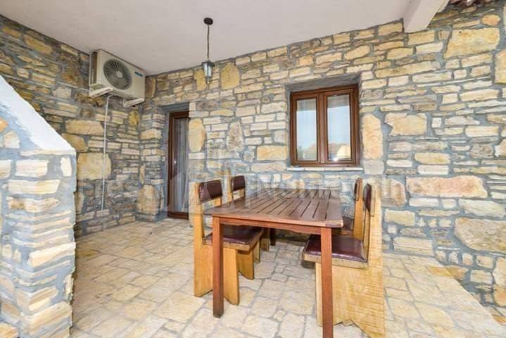Apartmanska kuća, Prodaja, Vir, Vir