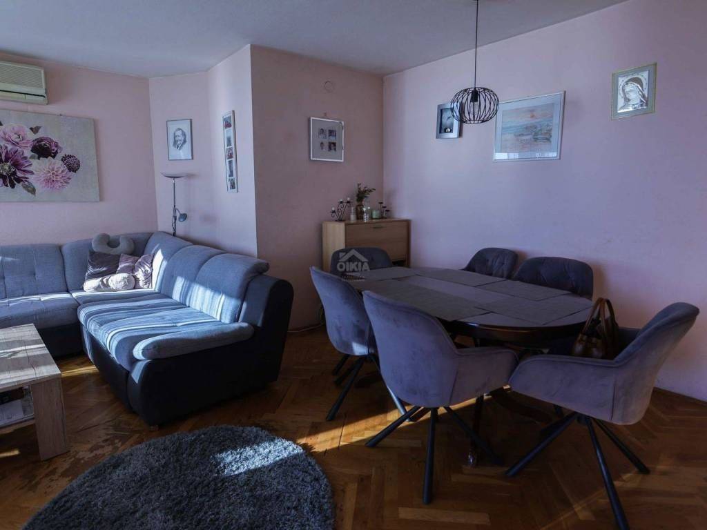 Split-level flat in a house, Sale, Dugi rat, Jesenice