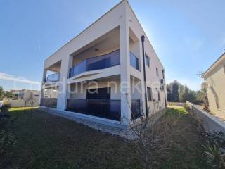 Apartman na moru, Prodaja, Vir, Vir