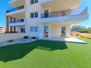 Apartman na moru, Prodaja, Povljana, Povljana