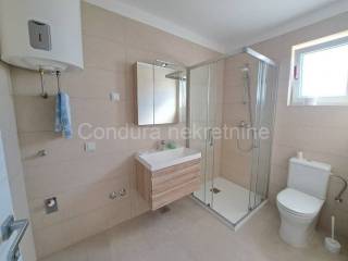 Apartman na moru, Prodaja, Povljana, Povljana