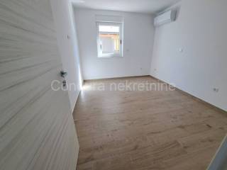 Apartman na moru, Prodaja, Povljana, Povljana