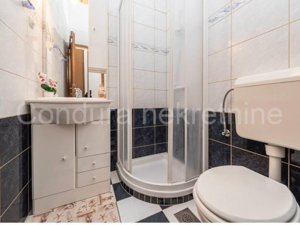 Apartmanska kuća, Prodaja, Privlaka, Privlaka