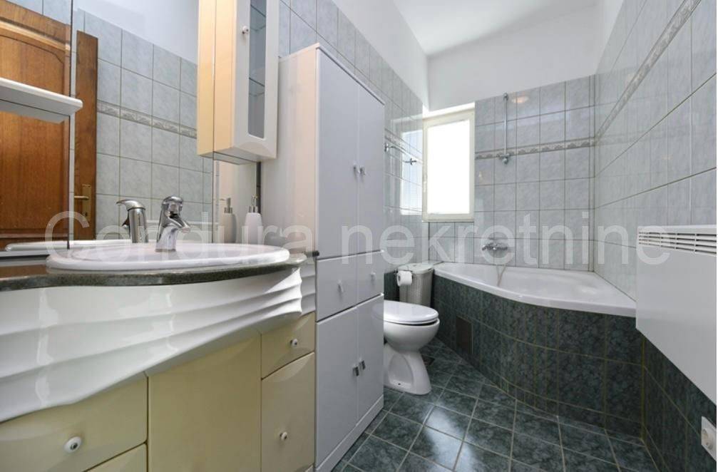 Apartmanska kuća, Prodaja, Privlaka, Privlaka