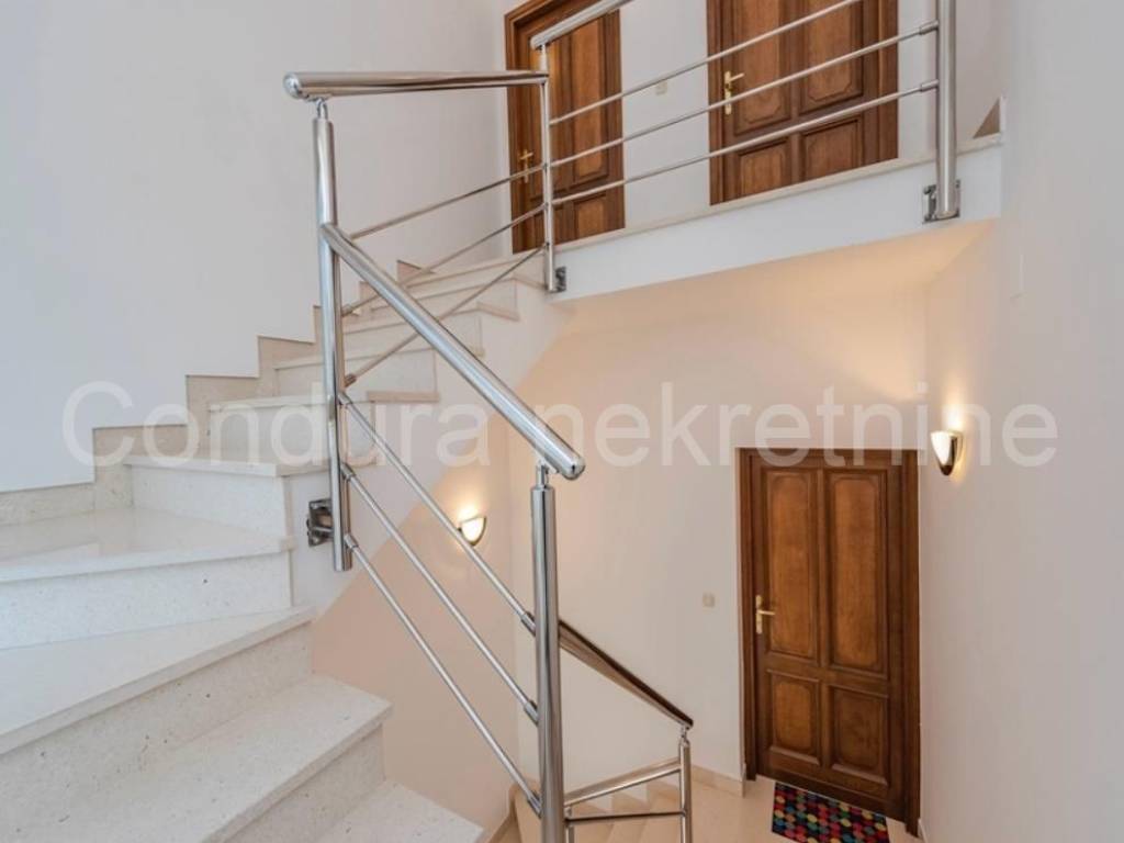 Apartmanska kuća, Prodaja, Privlaka, Privlaka
