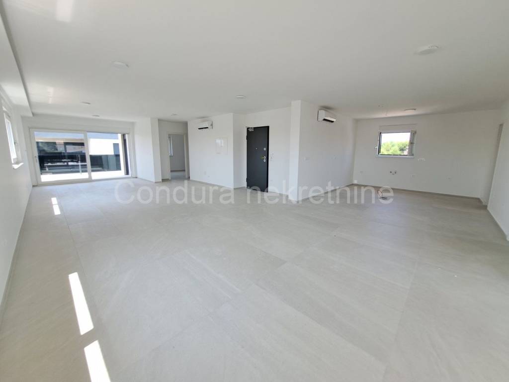 Apartman na moru, Prodaja, Privlaka, Privlaka