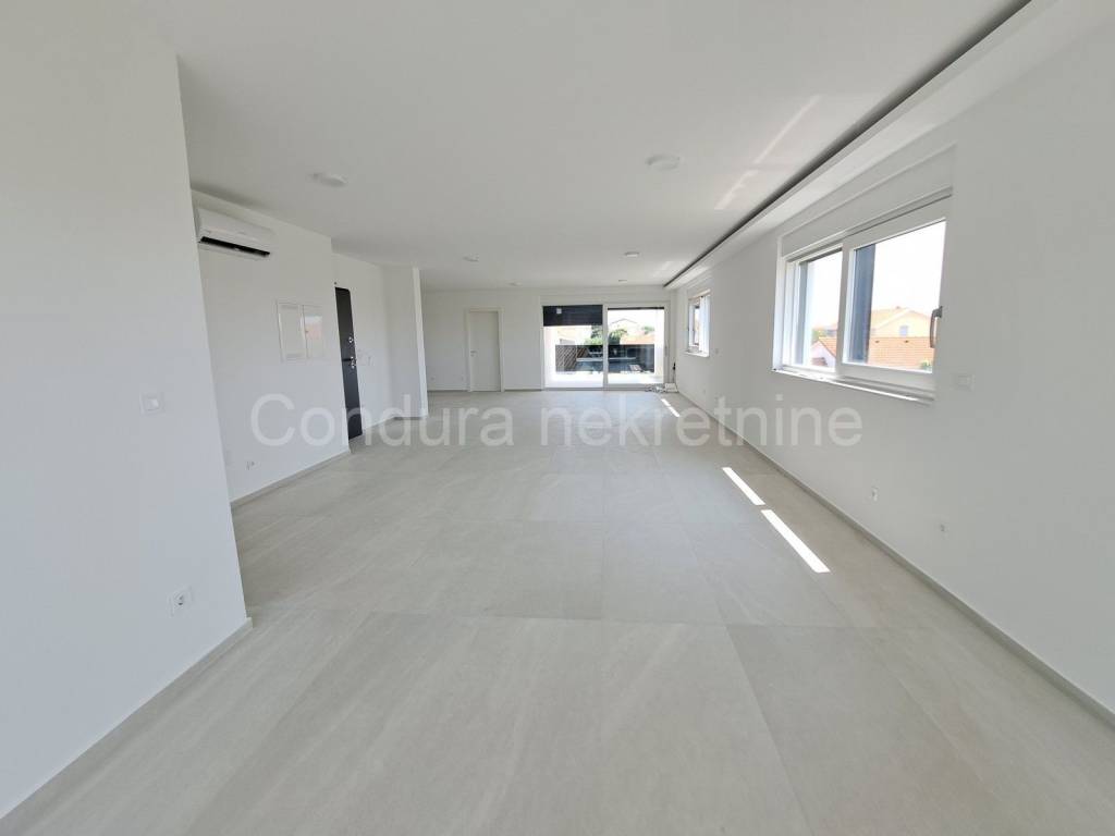 Apartman na moru, Prodaja, Privlaka, Privlaka