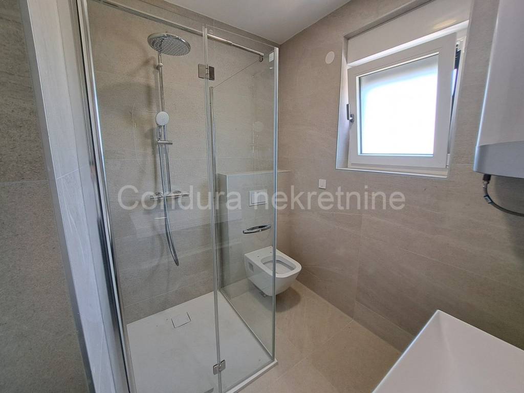 Apartman na moru, Prodaja, Privlaka, Privlaka