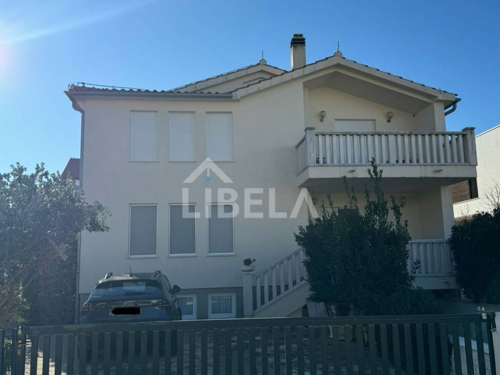 Apartmanska kuća, Prodaja, Vodice, Vodice