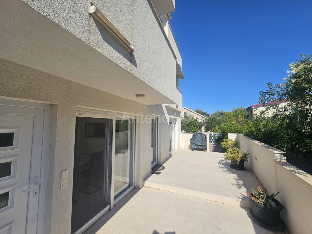 Apartman s okućnicom, Prodaja, Privlaka, Privlaka