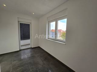 Dvojna kuća, Prodaja, Vrsi, Vrsi