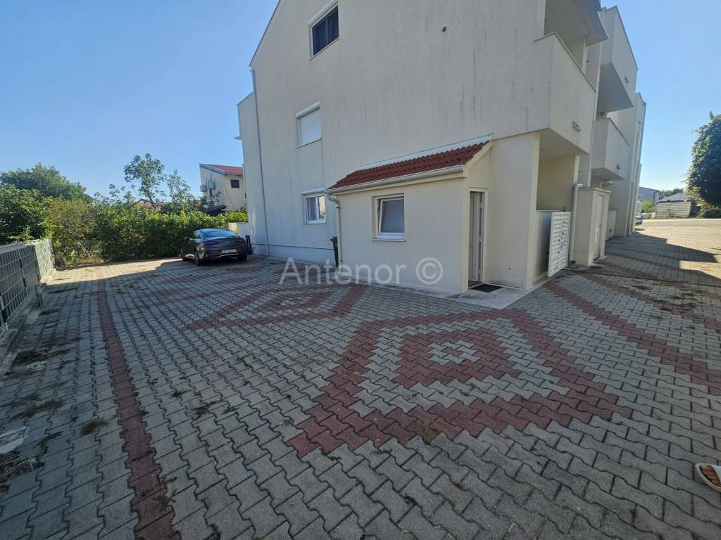 Apartman s okućnicom, Prodaja, Privlaka, Privlaka
