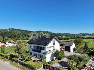 Obiteljska kuća, Prodaja, Karlovac - Okolica, Ladvenjak