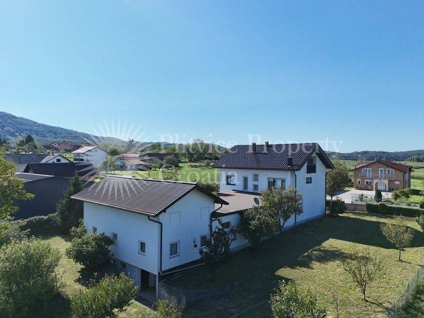 Obiteljska kuća, Prodaja, Karlovac - Okolica, Ladvenjak