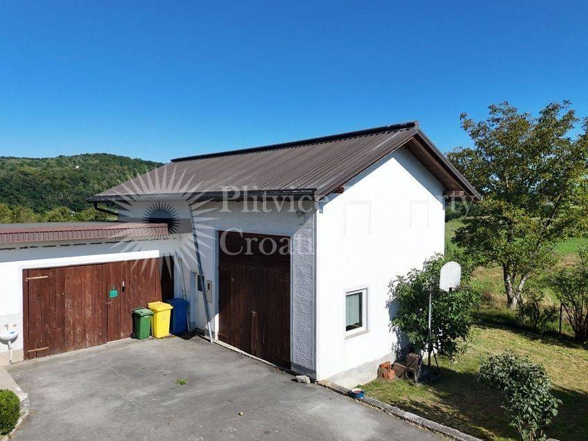 Obiteljska kuća, Prodaja, Karlovac - Okolica, Ladvenjak