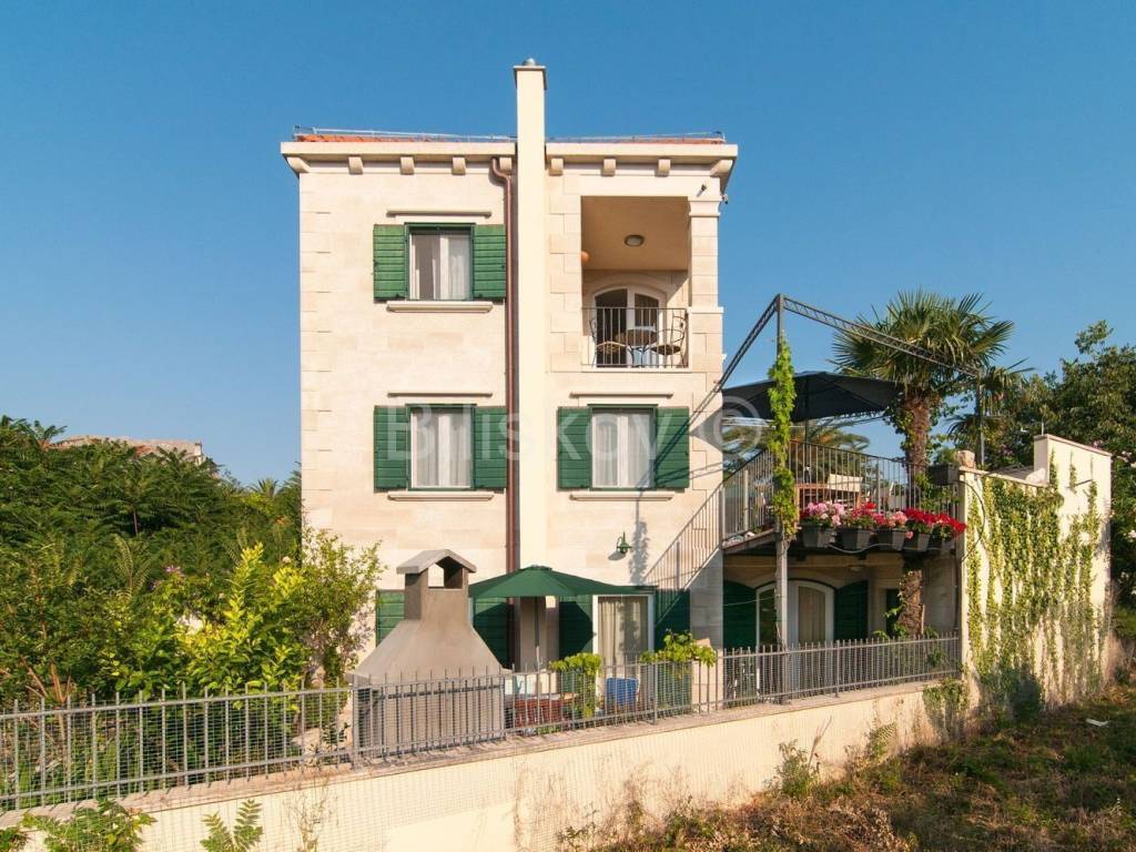 Samostojeća kuća, Prodaja, Supetar, Mirca
